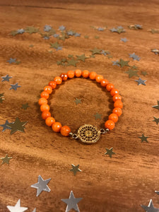 PJ - Pulseira PEDRAS Laranja com MANDALA Dourada